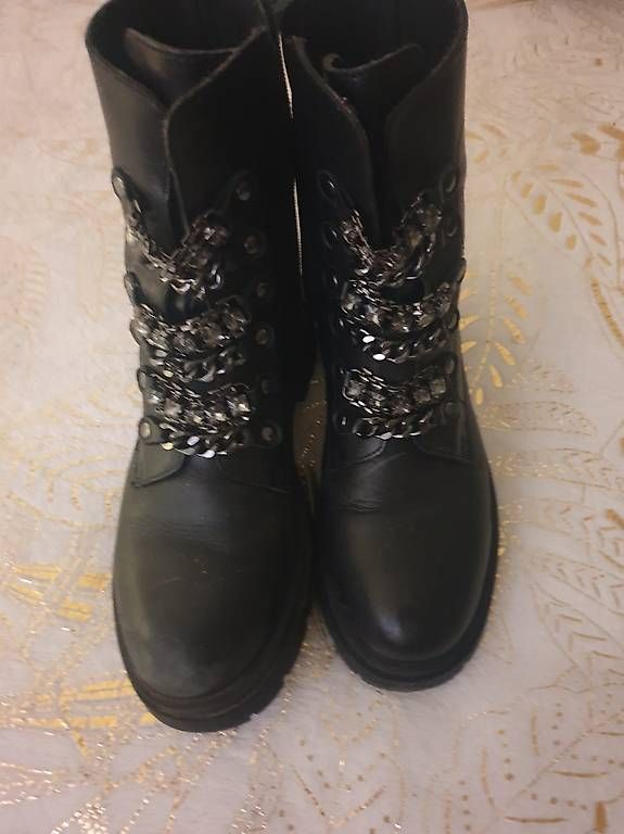 Chaussures femmes: Bottes San Marina – D'occasion à lausanne par canelle5 2