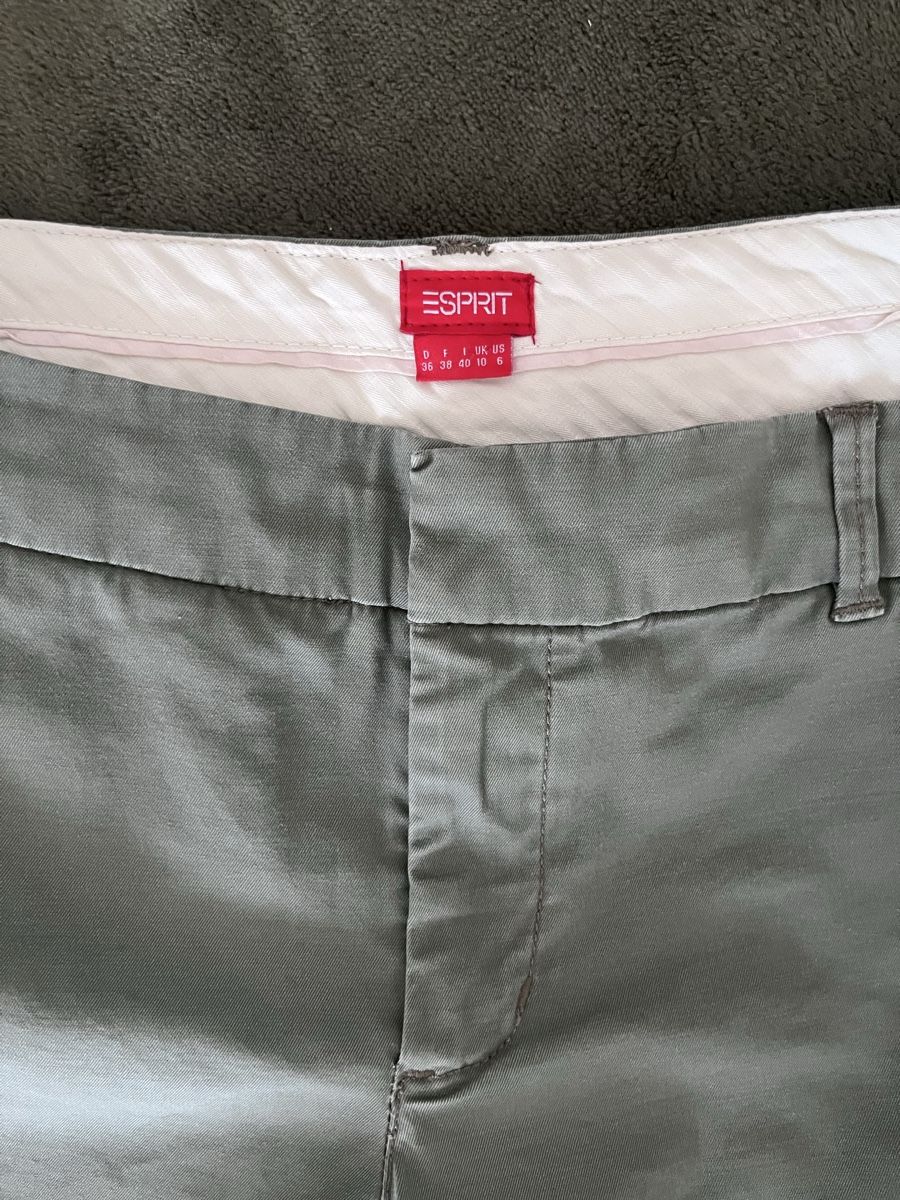 Esprit Pantaloni: Esprit Damen Bermuda Gr 36 olivgrün – Usato da Baden venduto da Didi_sunshine 2