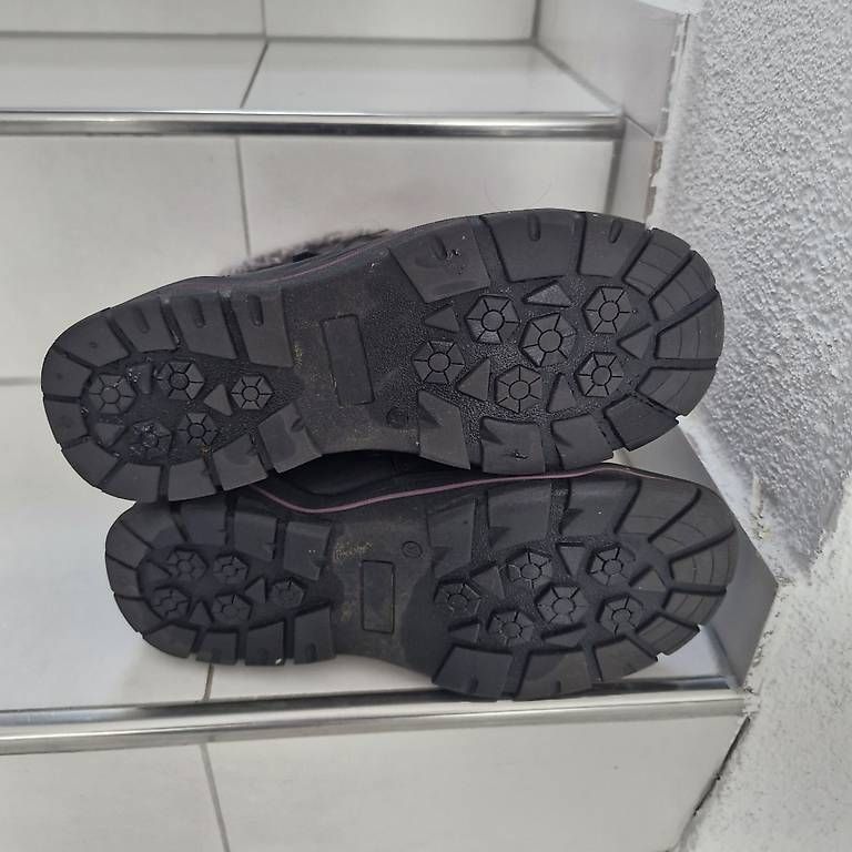 Damenschuhe: Winterstiefel mit Fell  Gr. 37. – Gebraucht aus Brüttelen von Anastasius74 1