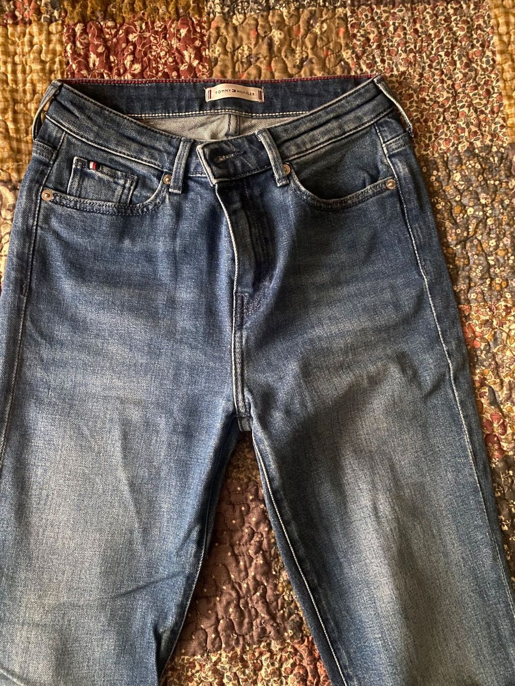 Tommy Hilfiger Jeans: Jean Tommy Hilfiger – Usato da Fribourg venduto da cat_prf9 2