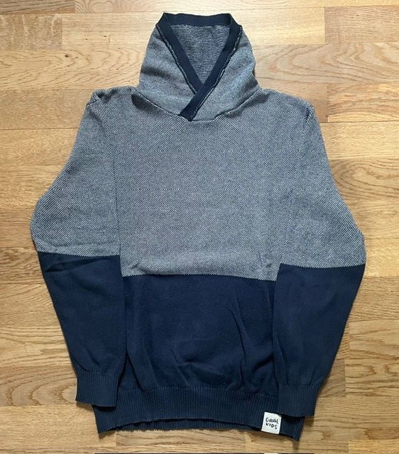 Pullover & Sweatshirts: Leichter Pulli mit lässig grossem Kragen – Gebraucht aus Steinmaur von Dyleila