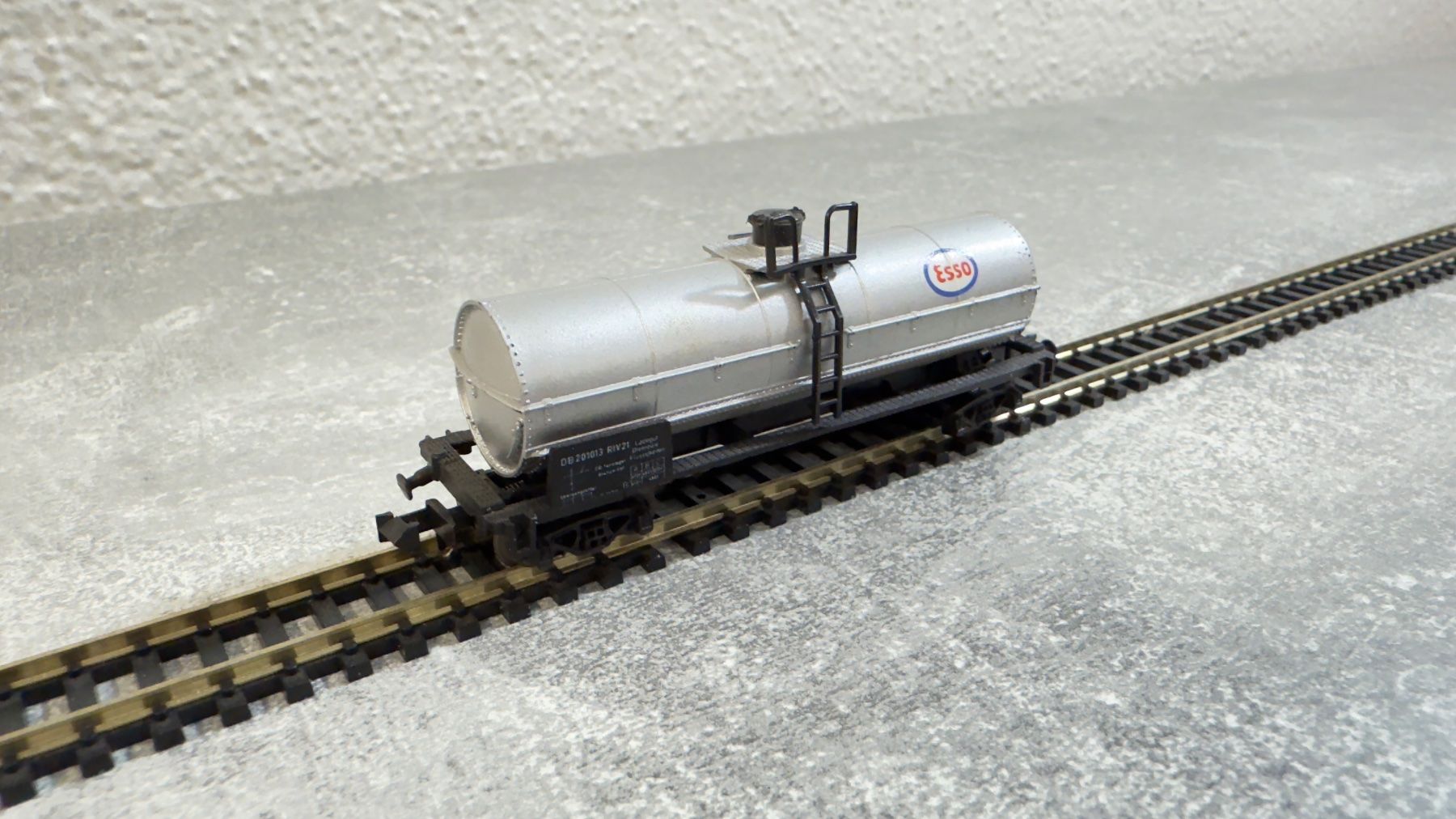 Roco Modellini di ferrovie: Roco Tankwagen Esso Spur N – Usato da Schlieren venduto da rat_lq6b