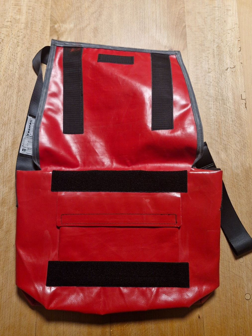 Freitag Borse: Rote Freitag Top Cat Tasche, EINFARB, ungebraucht – Usato da Wiesendangen venduto da enbtracked 2
