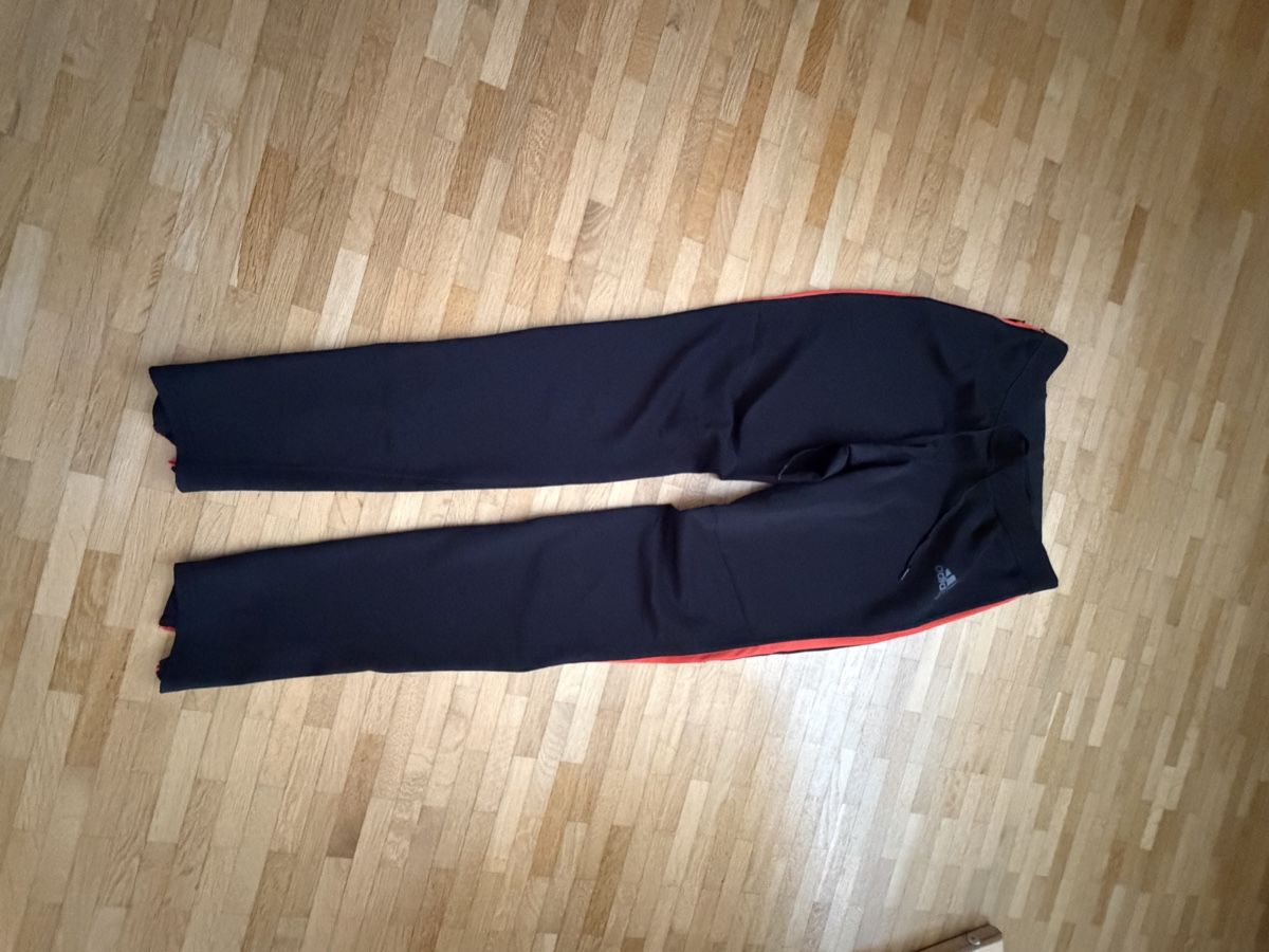 Adidas Hosen: Adidas Runninghose, Grösse M – Gebraucht aus Ittigen von mrv_jjl9