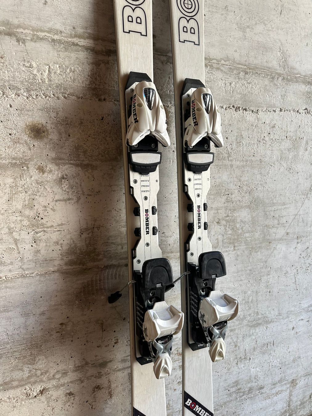 Sci: Bomber Top Ski 156CM – Usato da Emmenbrücke venduto da karkarkar 2