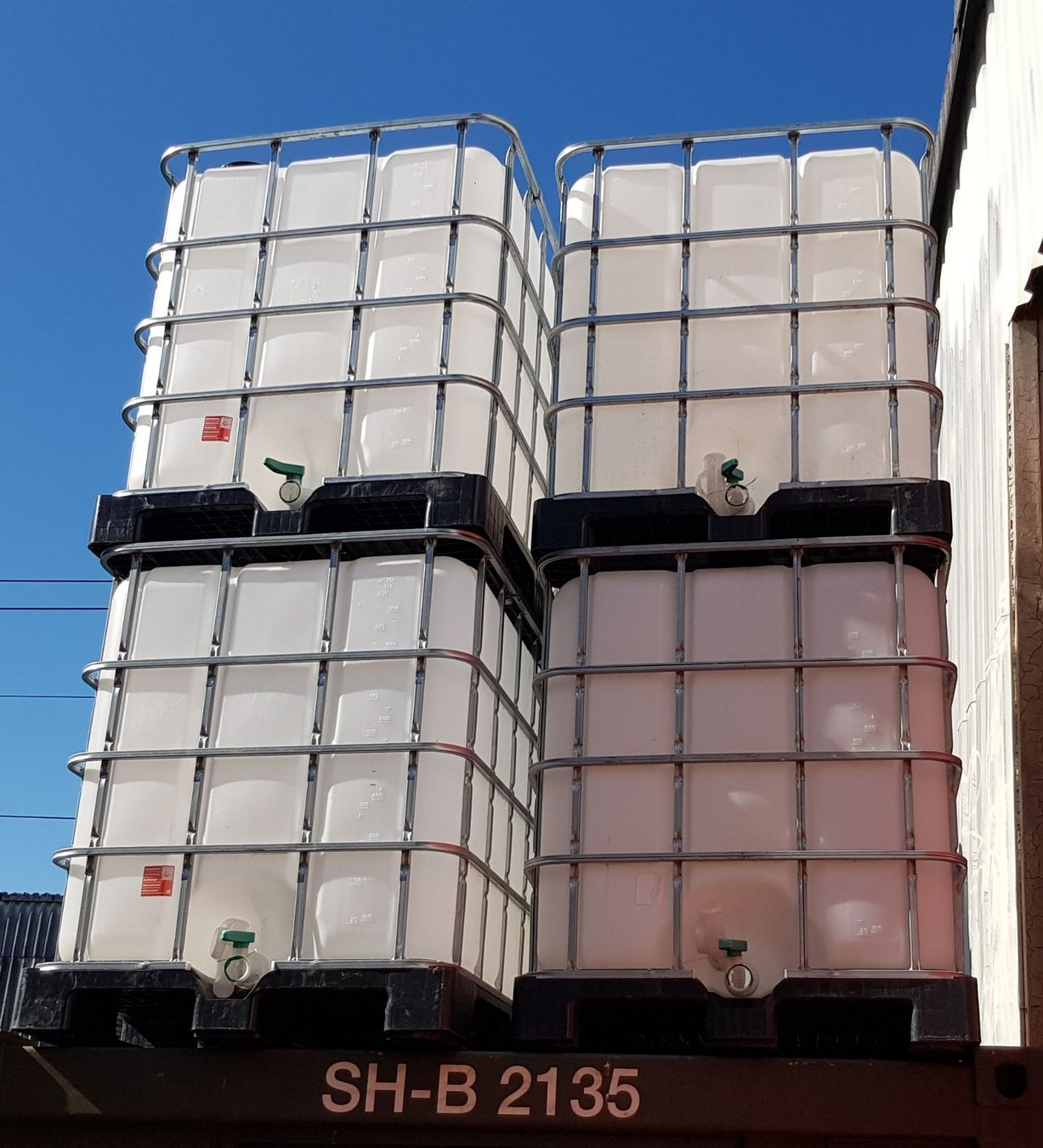 Abbeveratoi e trogoli: 1000 Liter Tank Lebensmittelecht 1 Stück – Usato da Burgdorf venduto da 4x4garageburgdorf 1