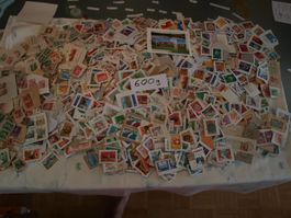 600 g Schweizer Briefmarken auf Papier. Gebraucht