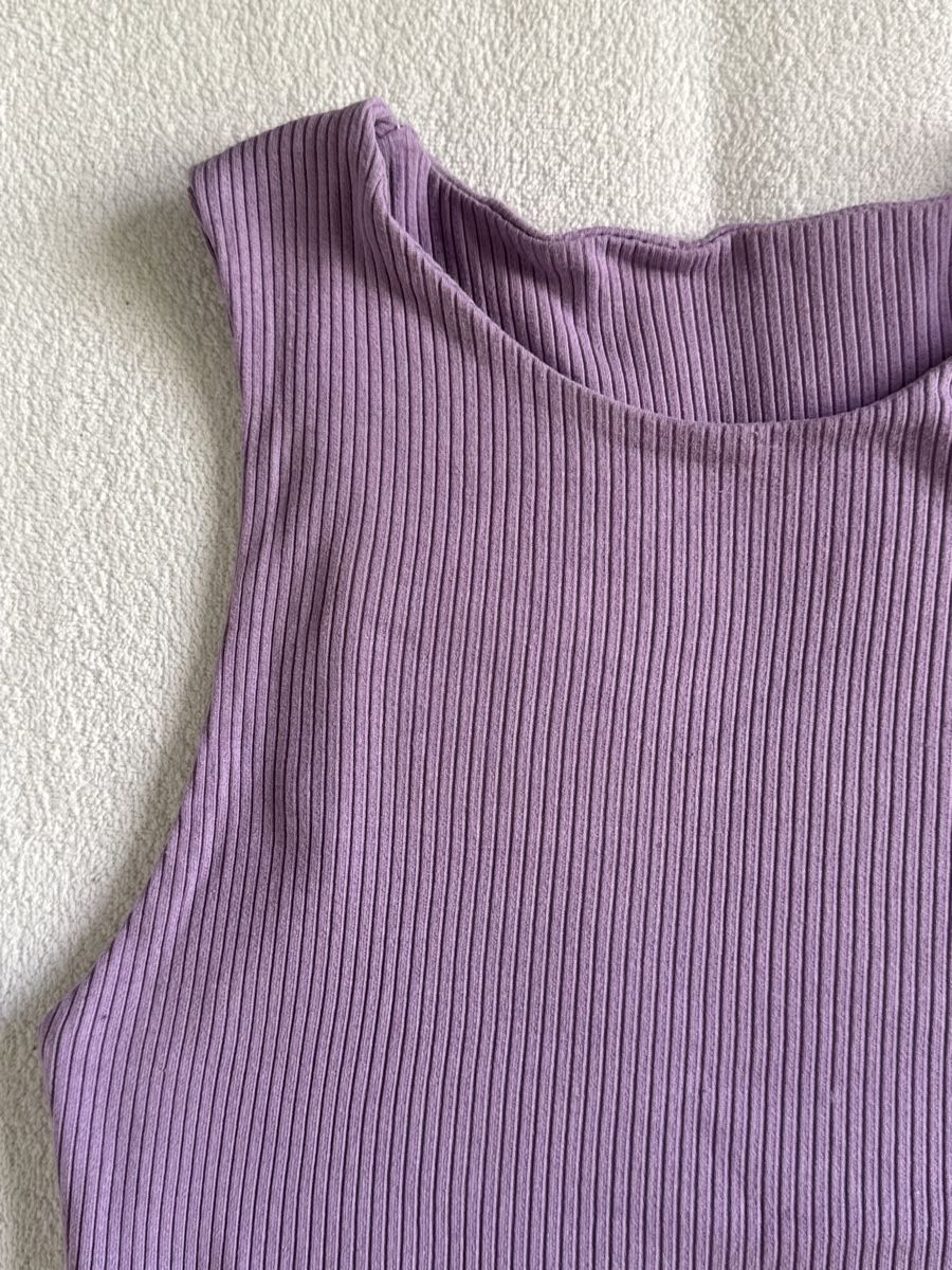 Top: Lilac Ribbed Cropped Tank Top Summer Essential - Size Small – Usato da Zürich venduto da olalinda 1