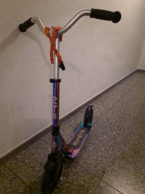 Micro Kickboard: Micro Cruiser LED Neochrome Faltbar – Gebraucht aus Reinach BL von ani_8xbq 3