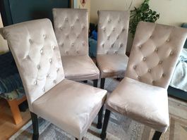 Vier elegante und sehr bequeme Esszimmer-Stühle, Top Zustand
