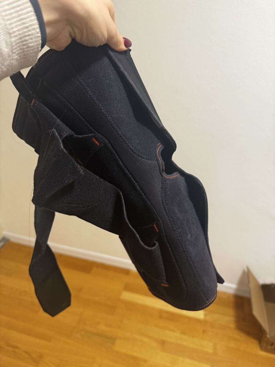 Protezioni & Imbottiture: Knee protection – Usato da Biel/Bienne venduto da Clau____dia95 1