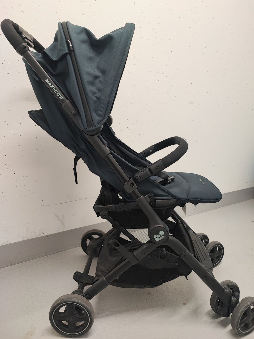 Maxi-Cosi Carrozzine: Maxi-Cosi Lara2 Essential Graphite (Black Frame) – Usato da Muri AG venduto da mar_tv5p