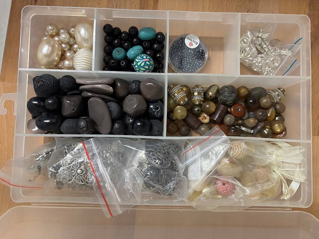 Bastelsets: Schmuck, Armbänder, oder Schlüsselanhänger selber herstellen – Neu (gemäss Beschreibung) aus Urtenen-Schönbühl von Diversikum 2