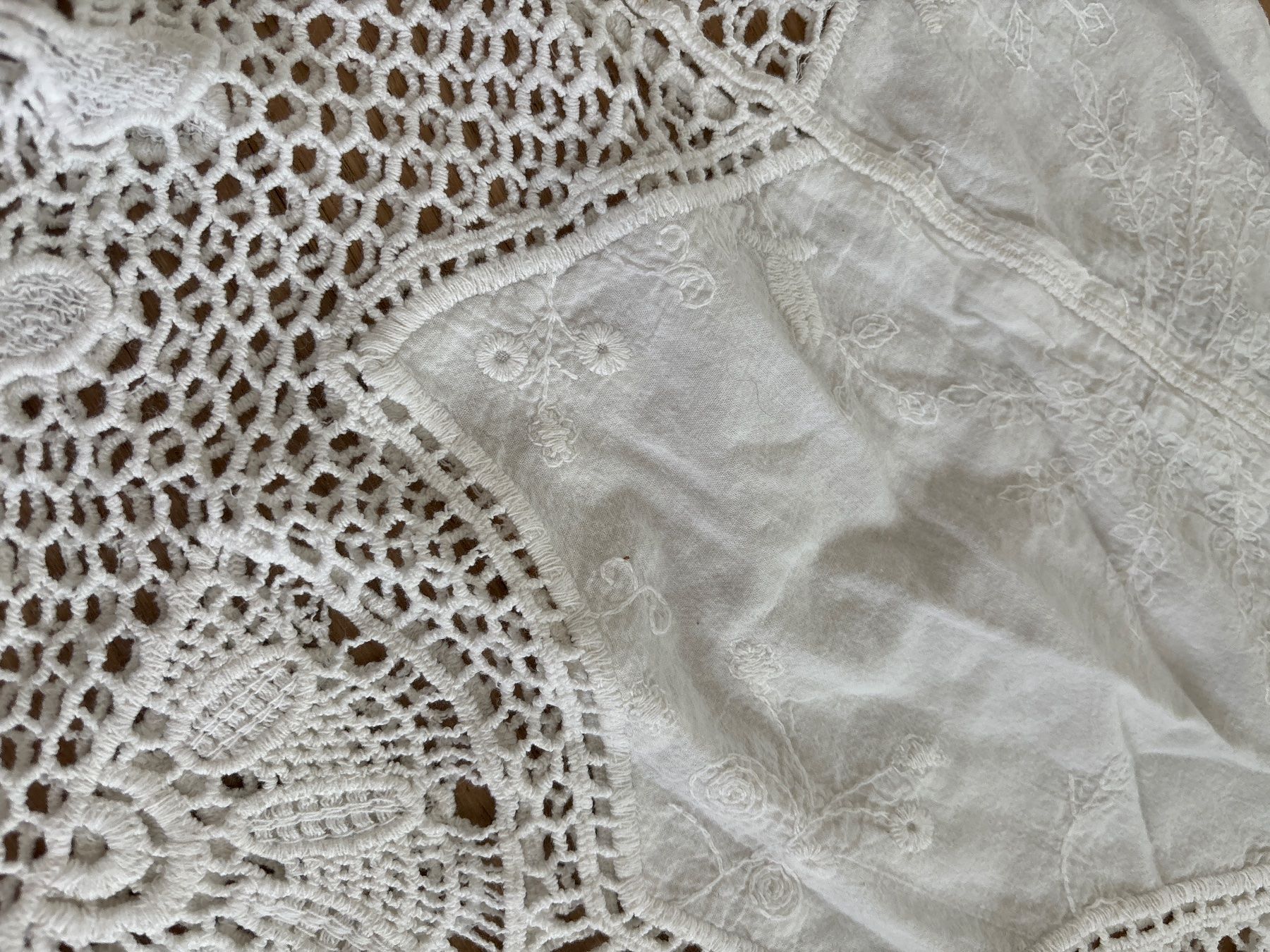Kookai Top: Haut blanc Kookai – Usato da Genève venduto da bha_jcf5 2