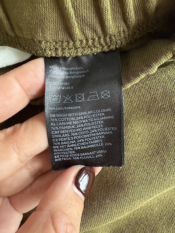 Lotti & Set di vestiti: Kinder Set Pulli Hose Gr. 104 H&M – Usato da Küsnacht ZH venduto da Leen 2