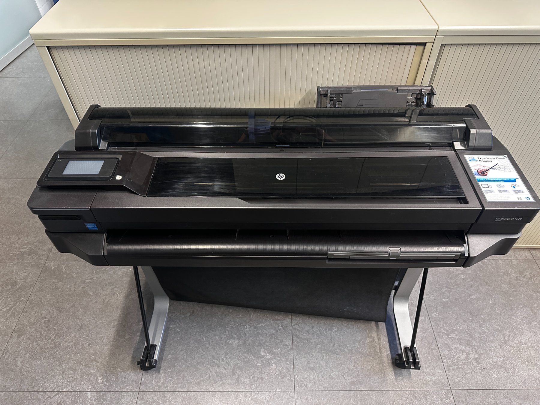 Hewlett Packard Imprimantes: Plotter HP Designjet T520 – D'occasion à Büetigen par Sandro3285