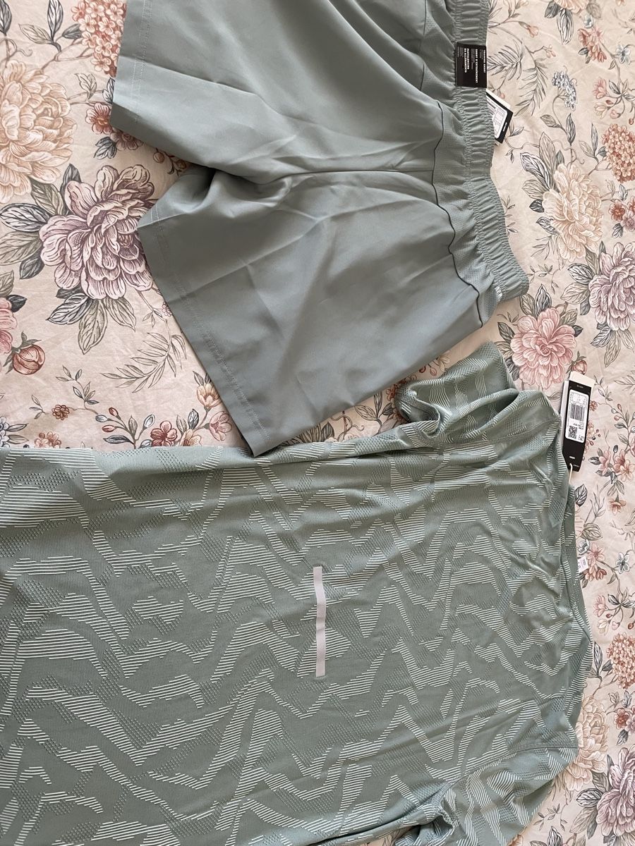 Adidas Lotti di vestiti: Ensemble sport adidas homme Small – Nuovo e nell'imballaggio originale da Genève venduto da rac_pc86 6