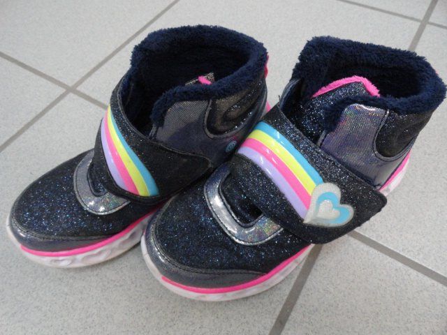 Schuhe für Mädchen: Schuhpaket Mädchen, Gr. 31 – Gebraucht aus Wil SG von Zwillinge0 1