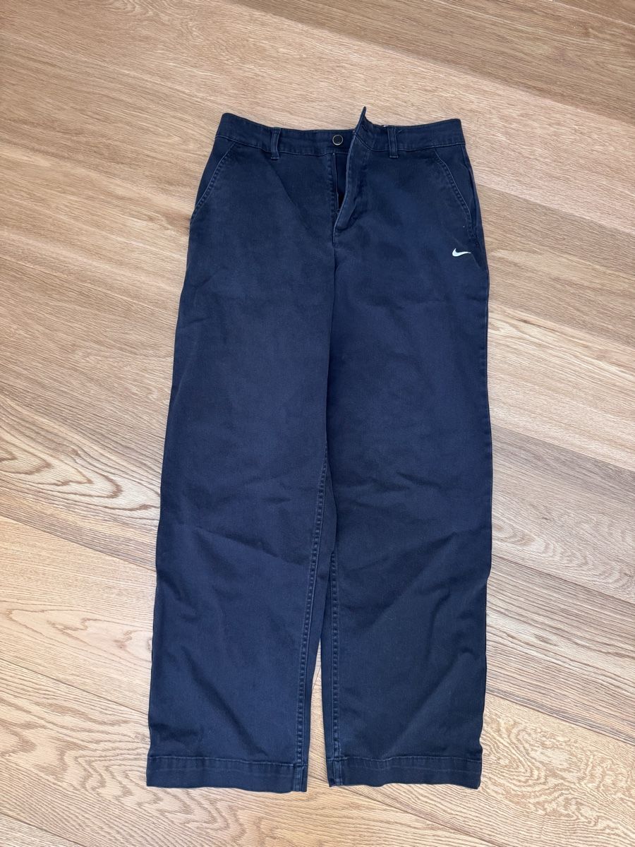 Nike Pantaloni: Pantalon Nike noir - Taille M – Usato da Le Mont-sur-Lausanne venduto da nat_kt2b