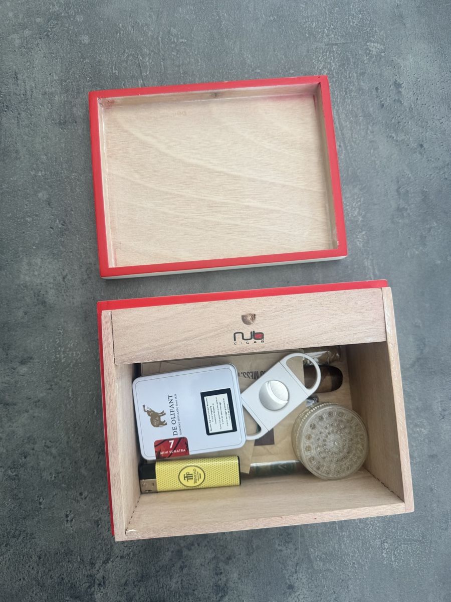 Sigari: Cigar Collection as Humidor & Accessories – Usato da Seuzach venduto da Wolf936 4
