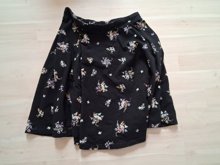 SCHWARZER JUPE MIT BLUMEN PRINT 38