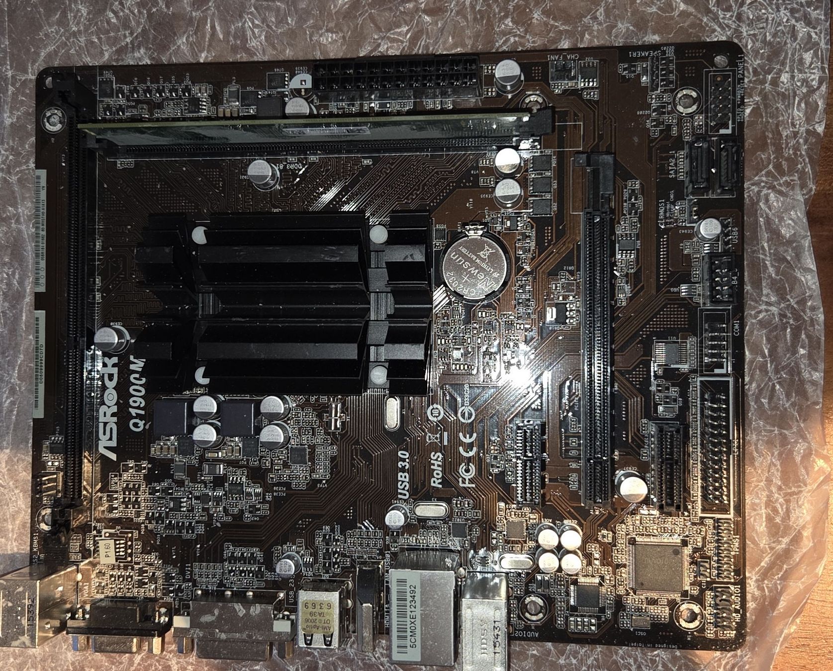 Asrock Schede madri: ASRock Q1900M Mainboard - Inkl. 4GB Ram – Usato da Strengelbach venduto da djs_lq6j