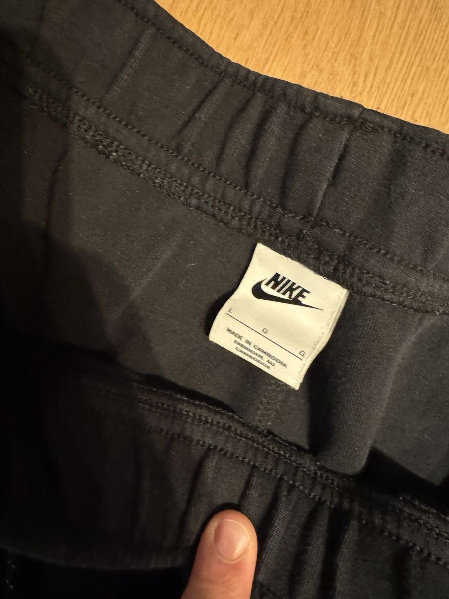 Pantaloni: Nike Short Schwarz, Grösse L – Usato da Hinwil venduto da YPMK61 2