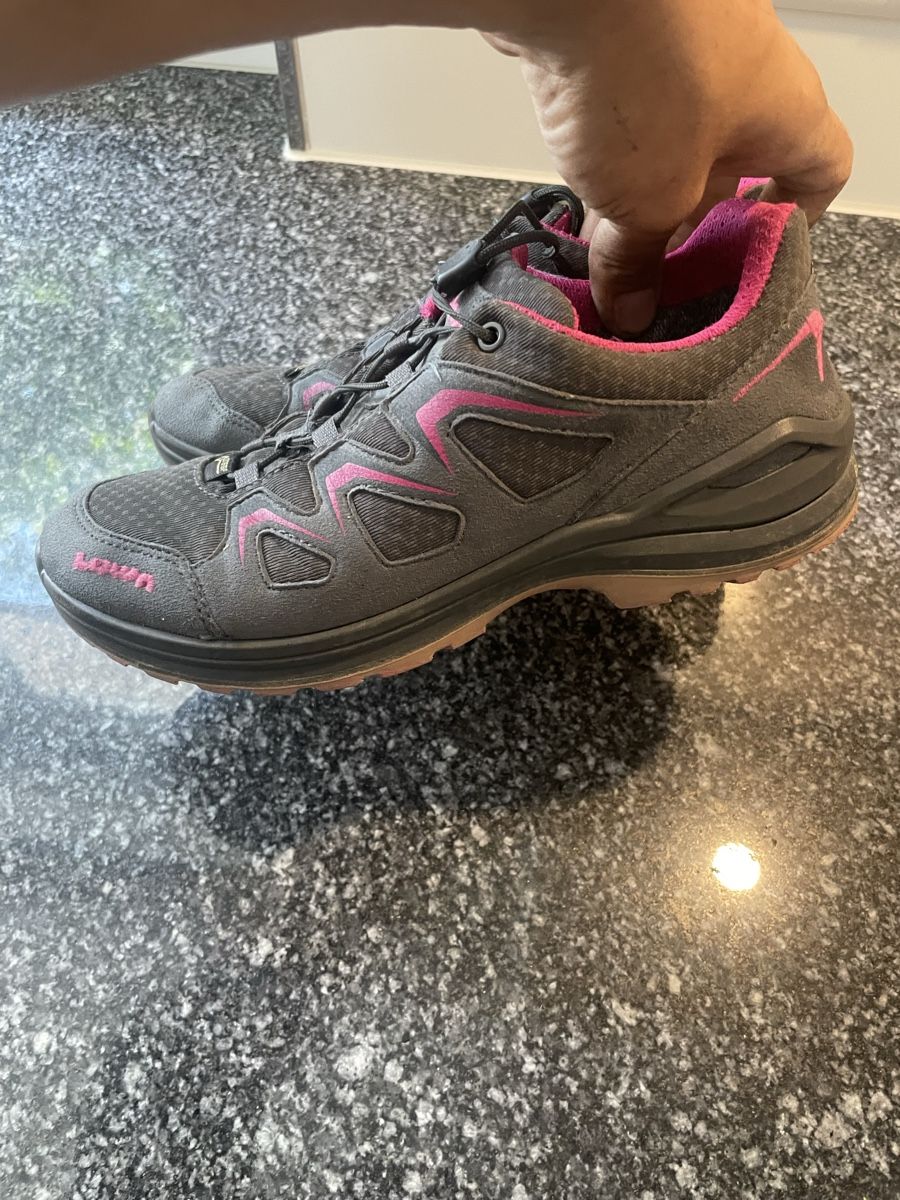 Lowa Schuhe für Mädchen: Lowa Innox Evo Junior Wanderschuhe gr. 37 – Gebraucht aus Recherswil von grafics 2