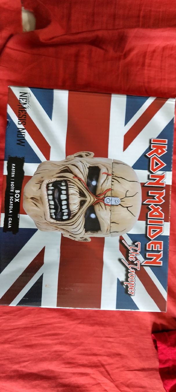 Figurines: Iron Maiden Trooper Head in polyresin Hand painted – Neuf avec emballage d'origine à Courrendlin par clansman1988