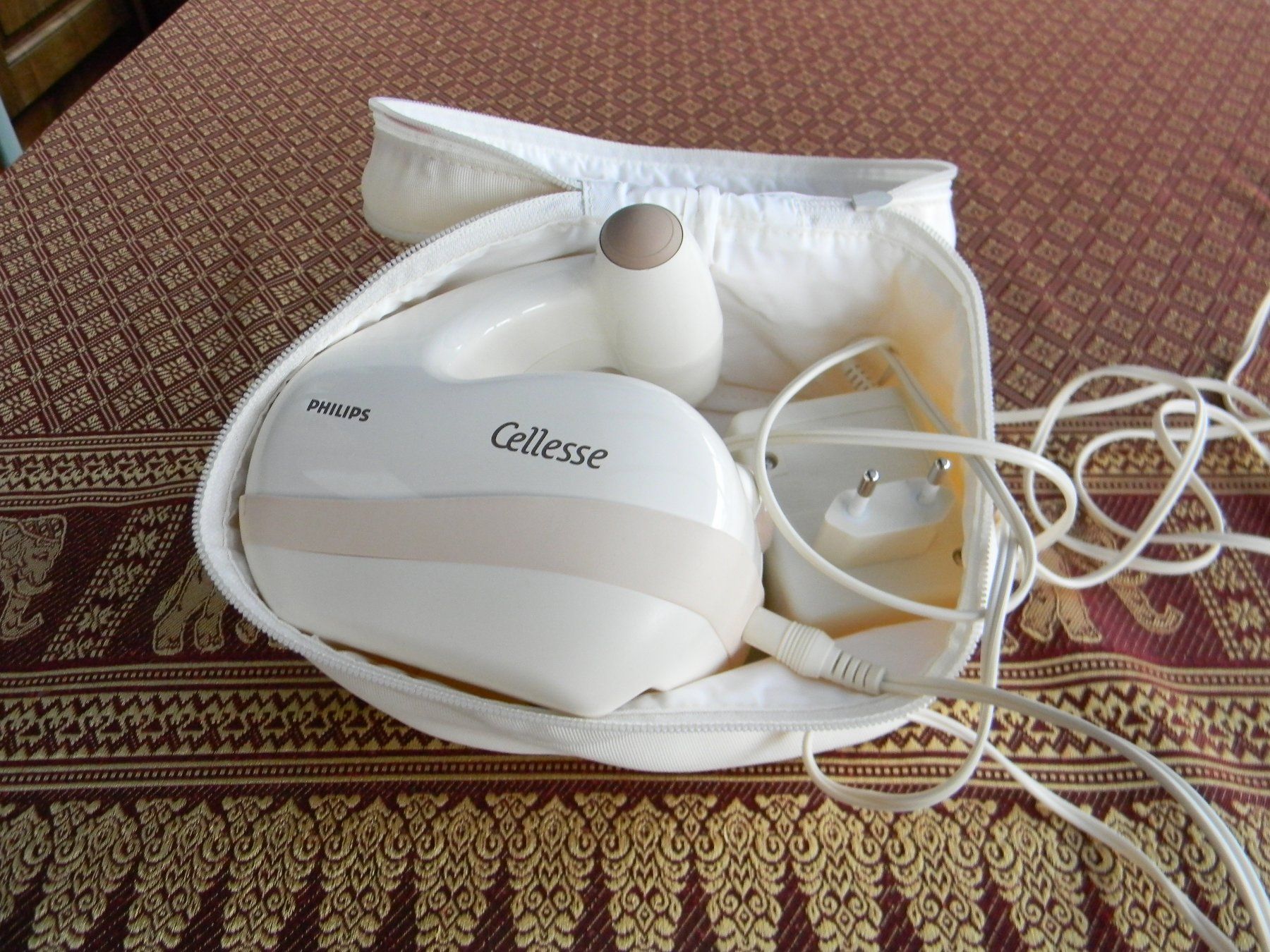 Philips Dispositivi per massaggi: Philips Cellesse anti-cellulite – Nuovo (secondo la descrizione) da Bournens venduto da monique048