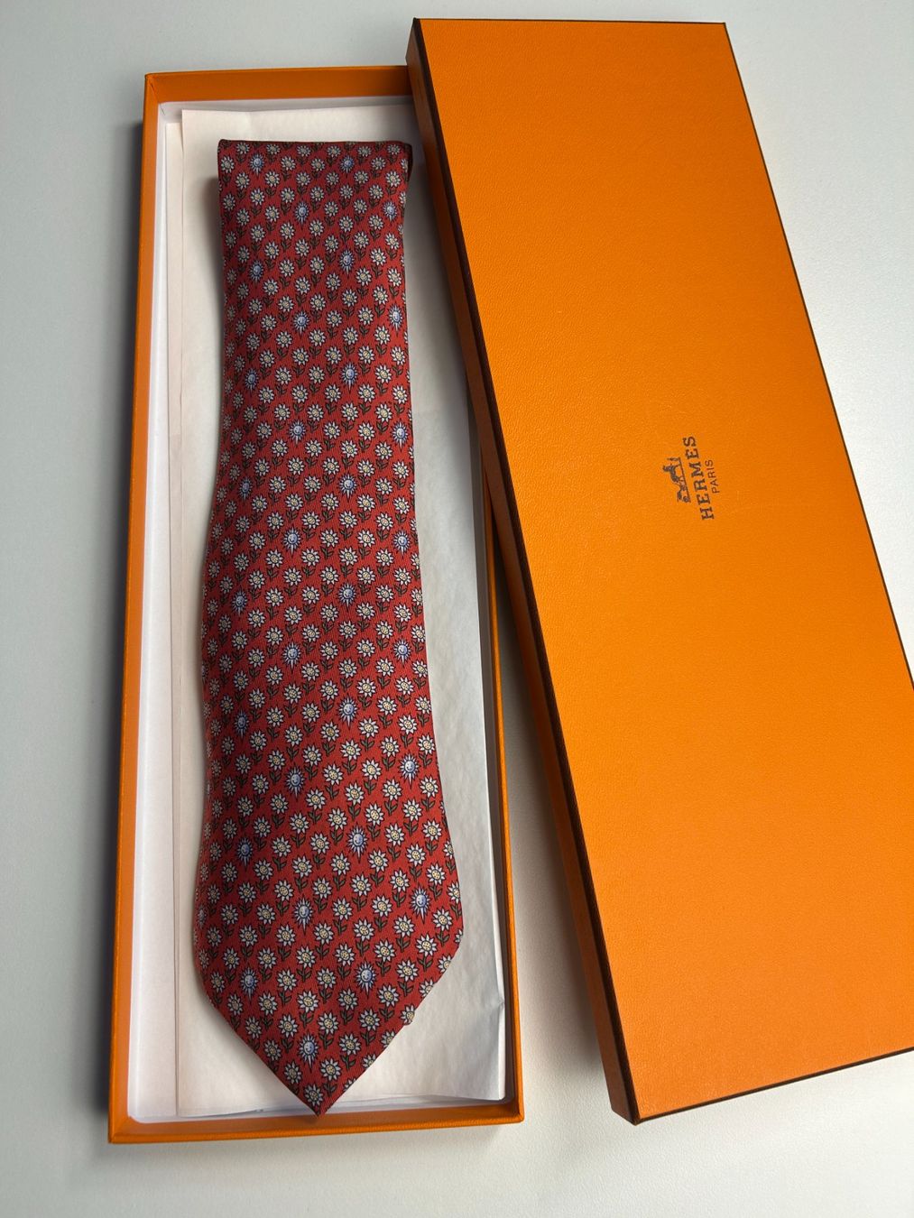 Hermès Cravatte: Hermès Blumen Krawatte – Nuovo (secondo la descrizione) da Bern venduto da kurtikobolt74