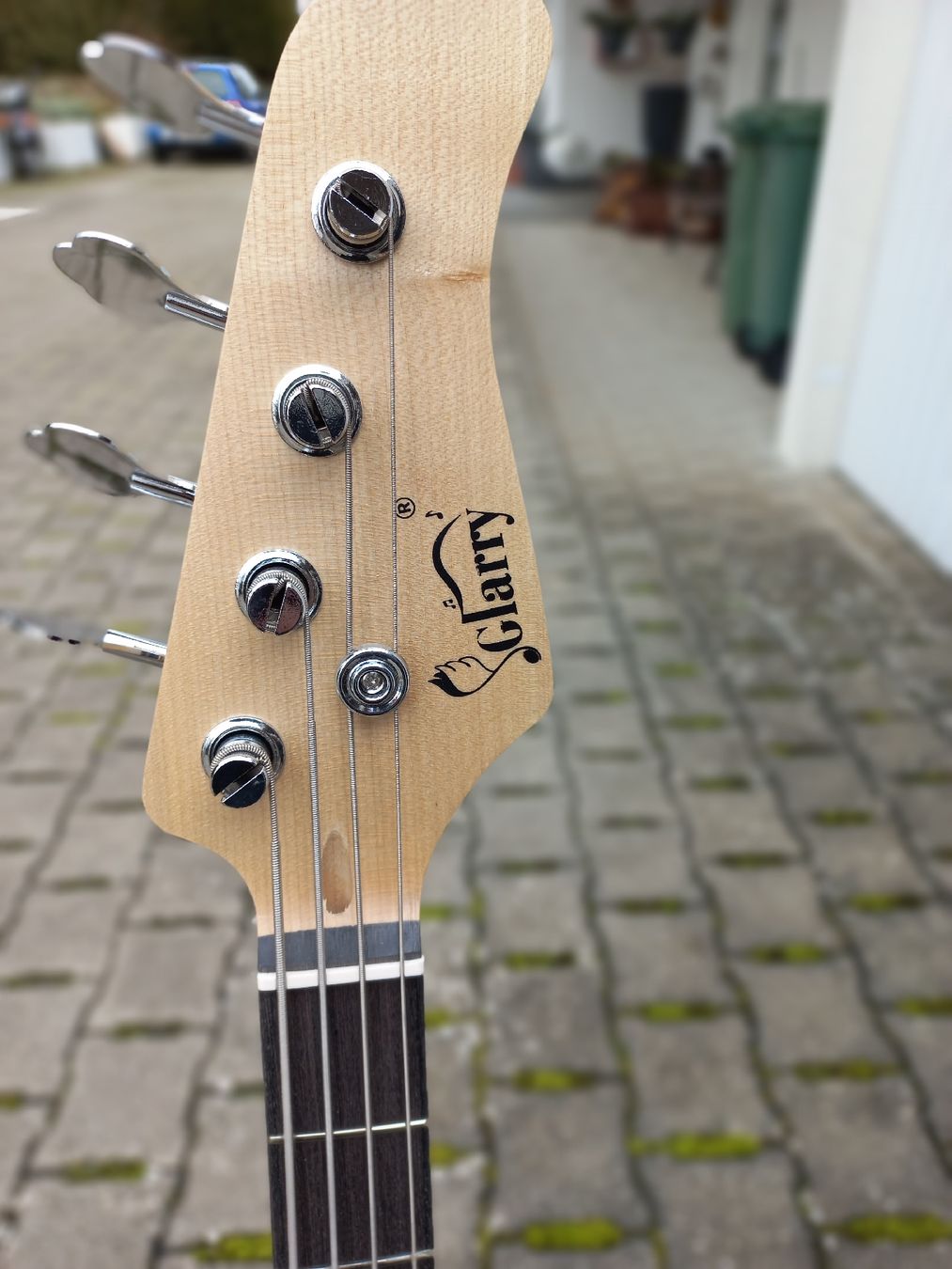 Strumenti musicali: Basgitarre mit Verstärker – Nuovo (secondo la descrizione) da Schaffhausen venduto da raj_f5dm