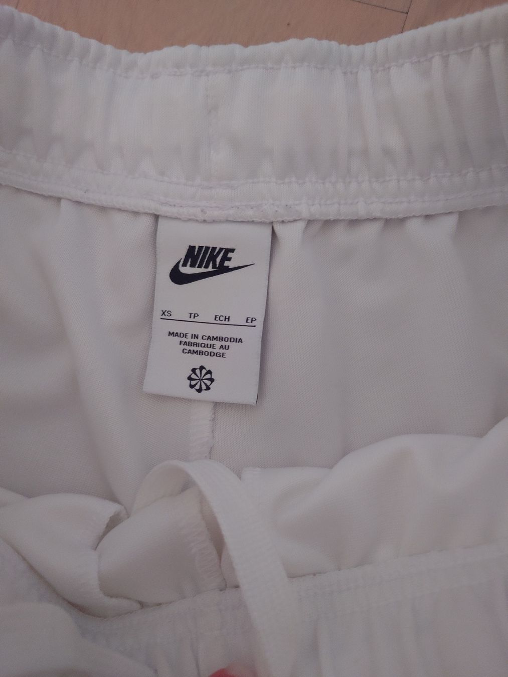 Nike Pantaloni: Nike shorts – Usato da Le Landeron venduto da Plushka 2