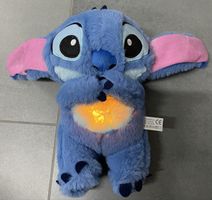 Stitch Kuscheltier, leuchtet, atmet und spielt Schlaflieder
