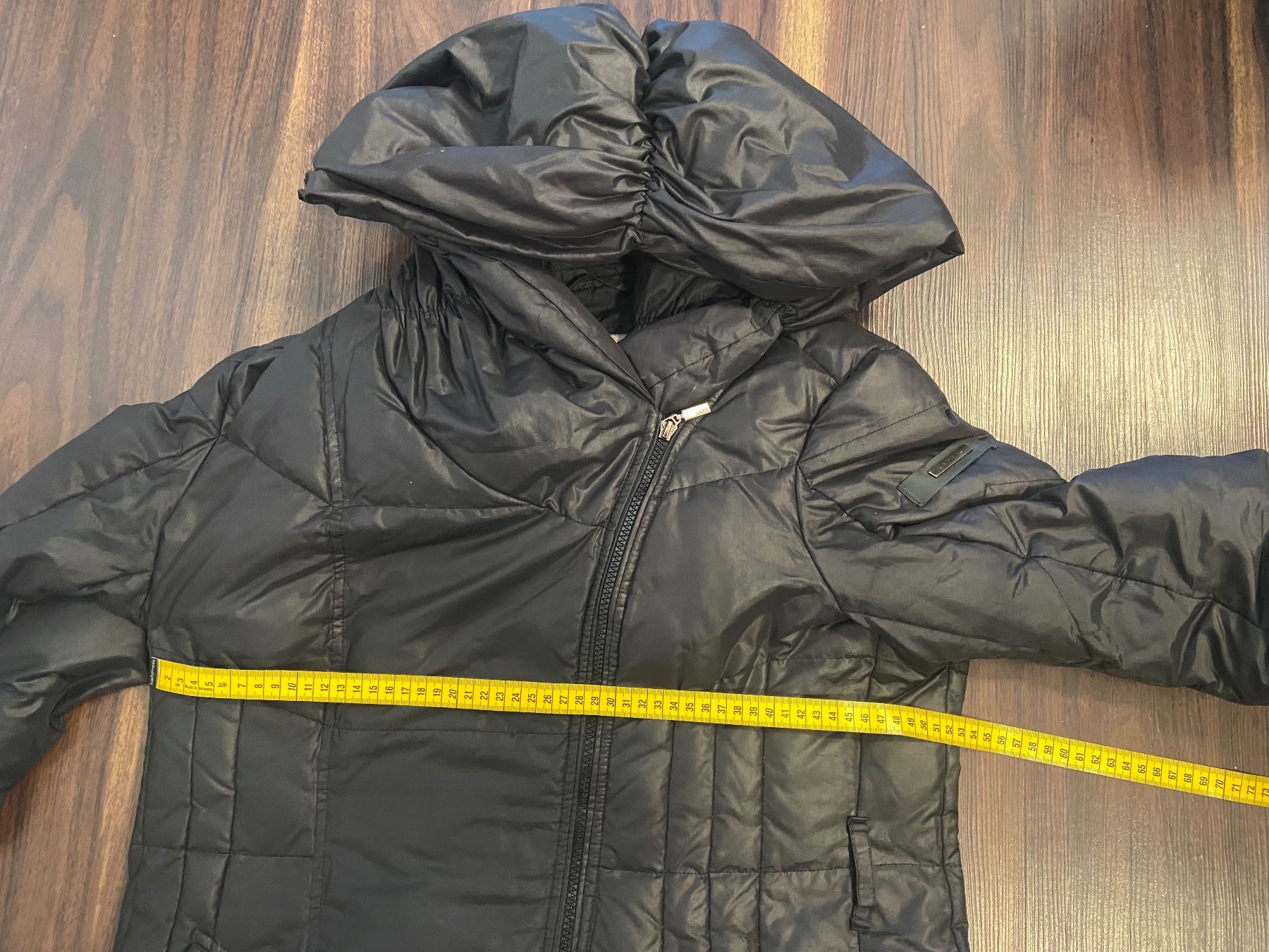 Esprit Giacche: Schwarze Esprit Winterjacke Grösse 42 – Usato da Ermatingen venduto da Speiki2 9