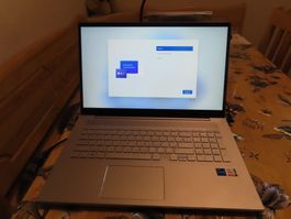 Laptop HP ENVX 17cg 1xx  Mit Tasche Laptop