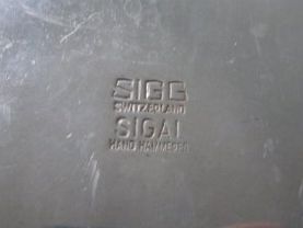 Piatti: Ancienne assiette en aluminium "Berne" – Usato da Cortaillod venduto da Matteo18 2