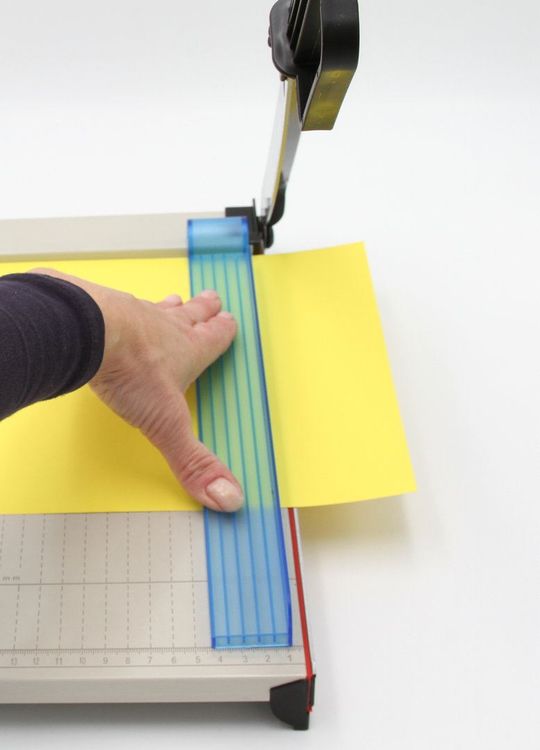 Papierschneider A4 Kompakt 34cm - Mit Locher & Eckenrunder Für Bis Zu 6 Blatt