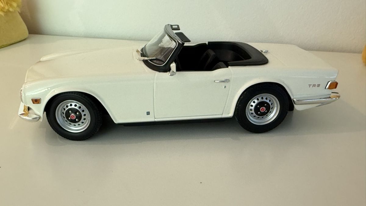 Triumph Modellini d'auto: Triumph TR6 Cabrio, Neu, sehr schwer. – Nuovo (secondo la descrizione) da Basel venduto da Zomeg