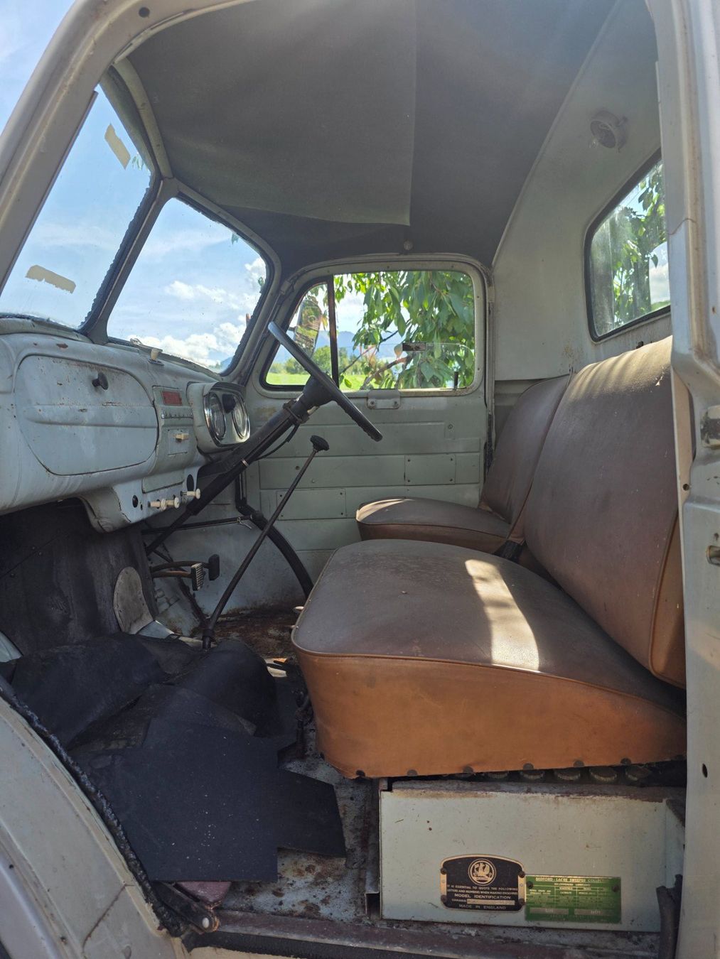Ford Autos: Bedford ca. 1957  Lastwagen Oldtimer unrestauriert – Défectueux à Risch par Schnellerblitz 5