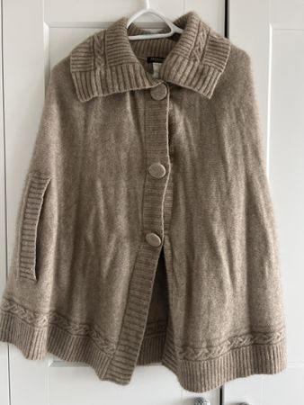 Warmer Winter Poncho von McDonald aus Merinowolle, top!