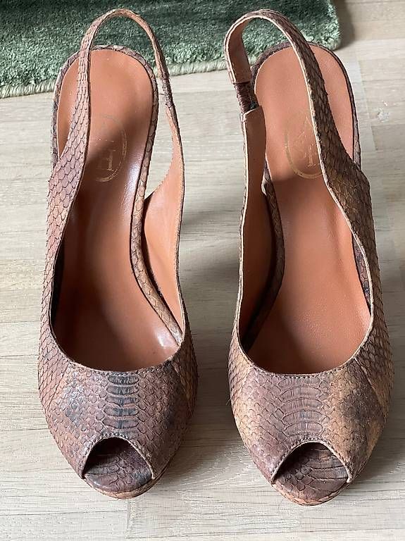 Ash Scarpe da donna: Leder Pumps von Ash – Nuovo (secondo la descrizione) da Unterägeri venduto da RicKat 2