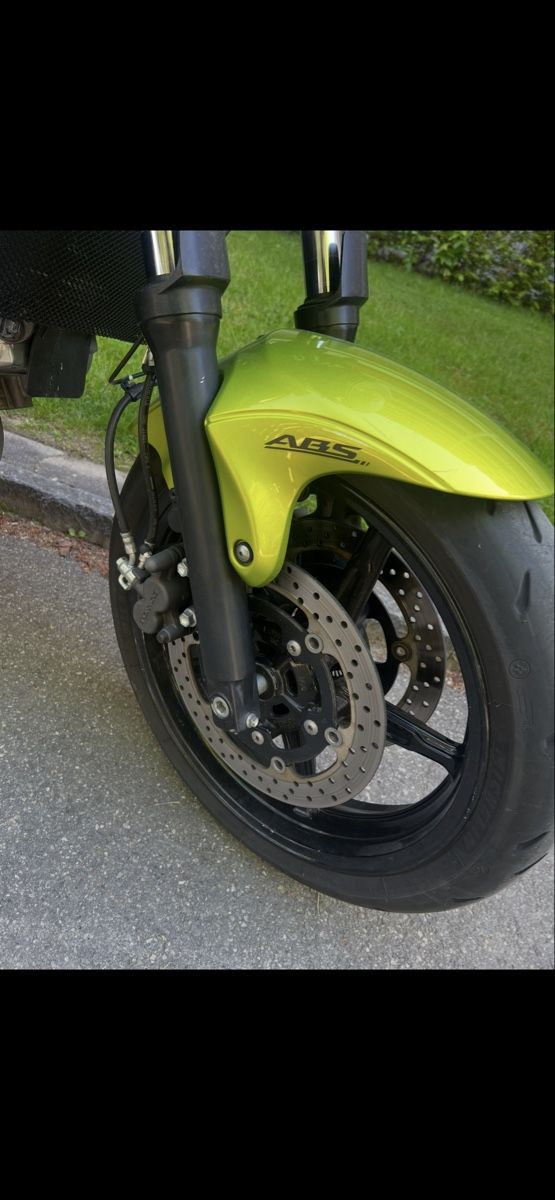 Suzuki Strada: Suzuki SFV 650A Gladius – Usato da Bern venduto da Gussers 4