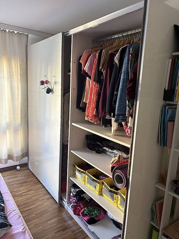Pfister Armadi: Grosser weisser Kleiderschrank – Usato da Villars-sur-Glâne venduto da AllisonGina 1