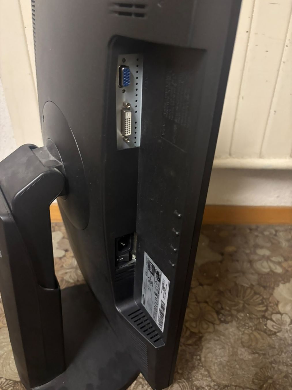 Samsung Monitor: Monitor Samsung SyncMaster 2043bw schwarz gebraucht (2) – Usato da Spreitenbach venduto da Redseller 2