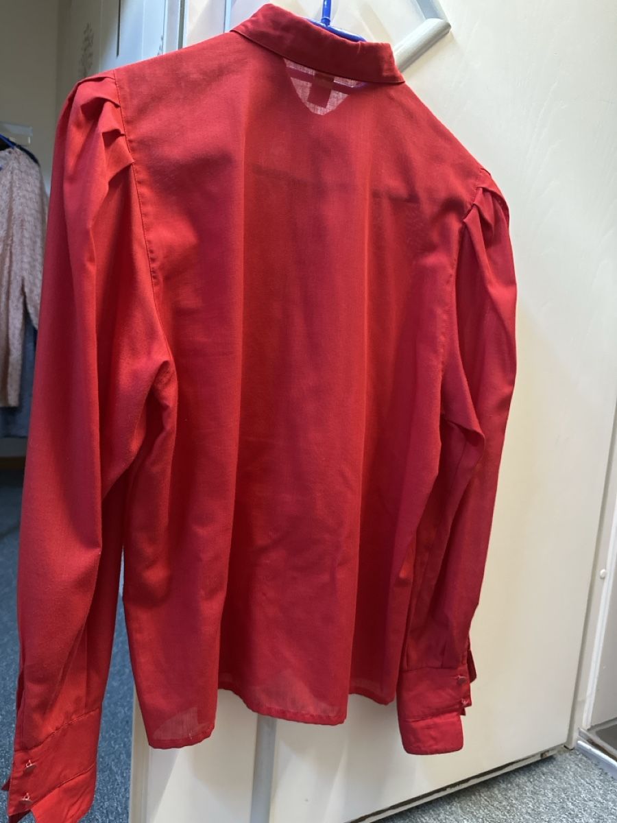 Chemisiers: Damen Bluse rot Gr38 – D'occasion à Baltschieder par YmroBe 1
