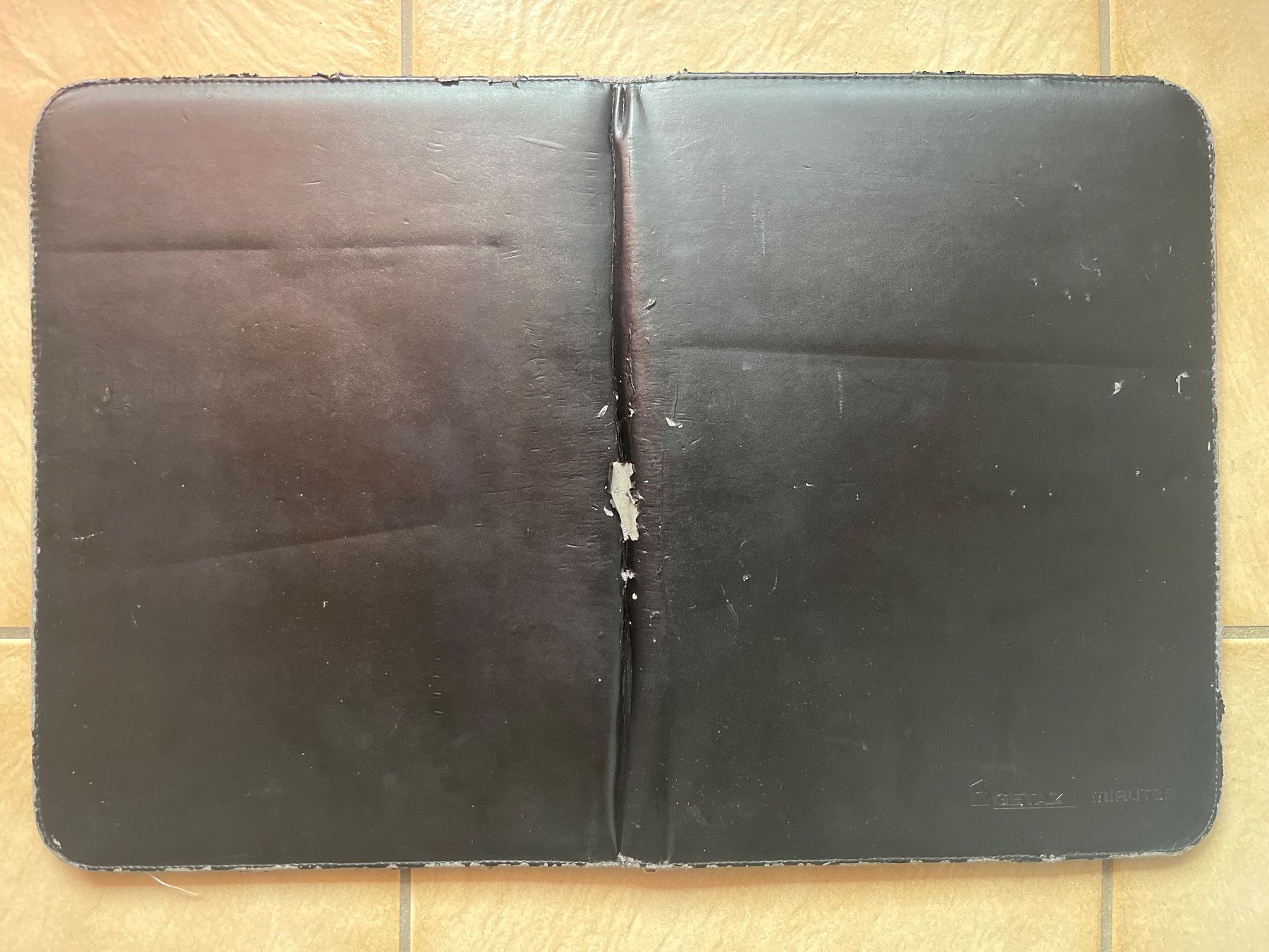 Koffer & Taschen: Porte-documents en cuir noir avec calculatrice – Gebraucht aus Vernayaz von Darkfrost 1
