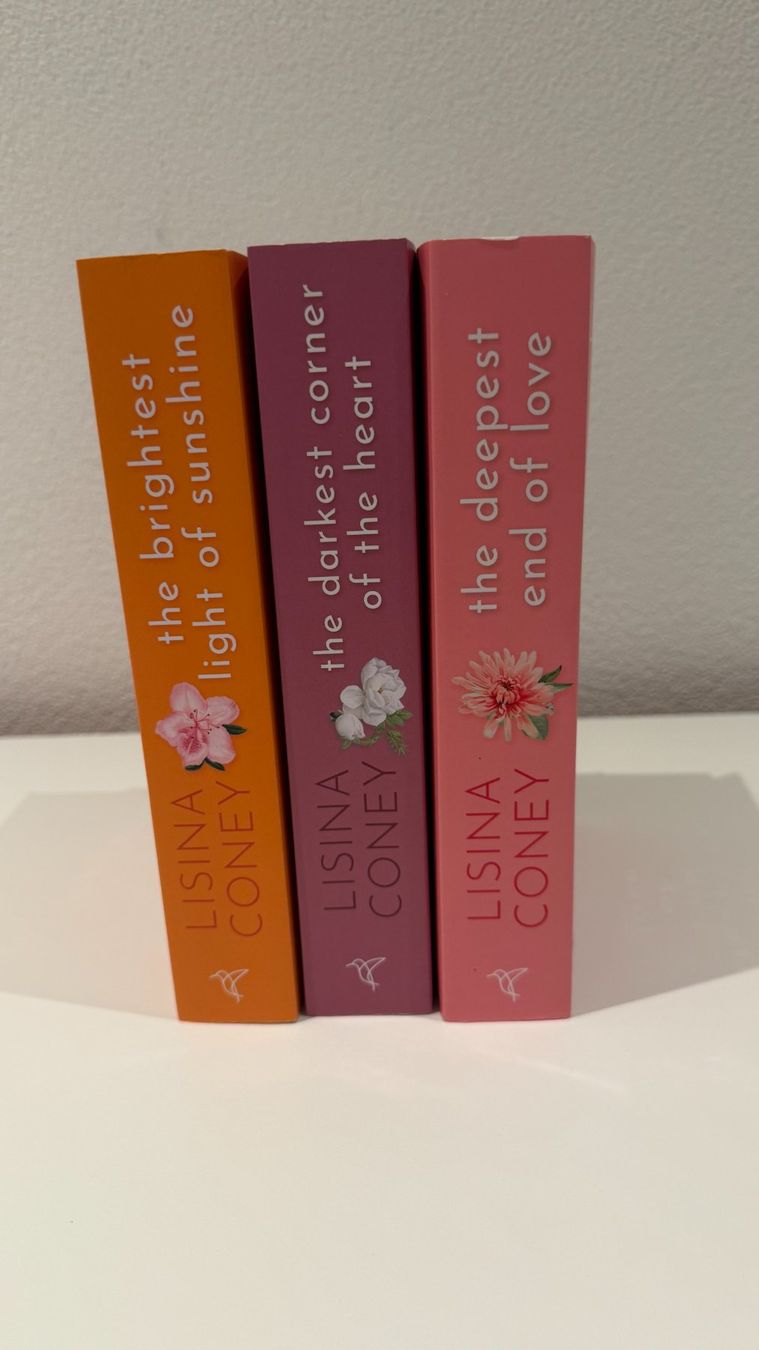 Livres: Brightest Light Trilogie - Lisina Coney – Neuf (Voir description) à Romanshorn par darinaah 3