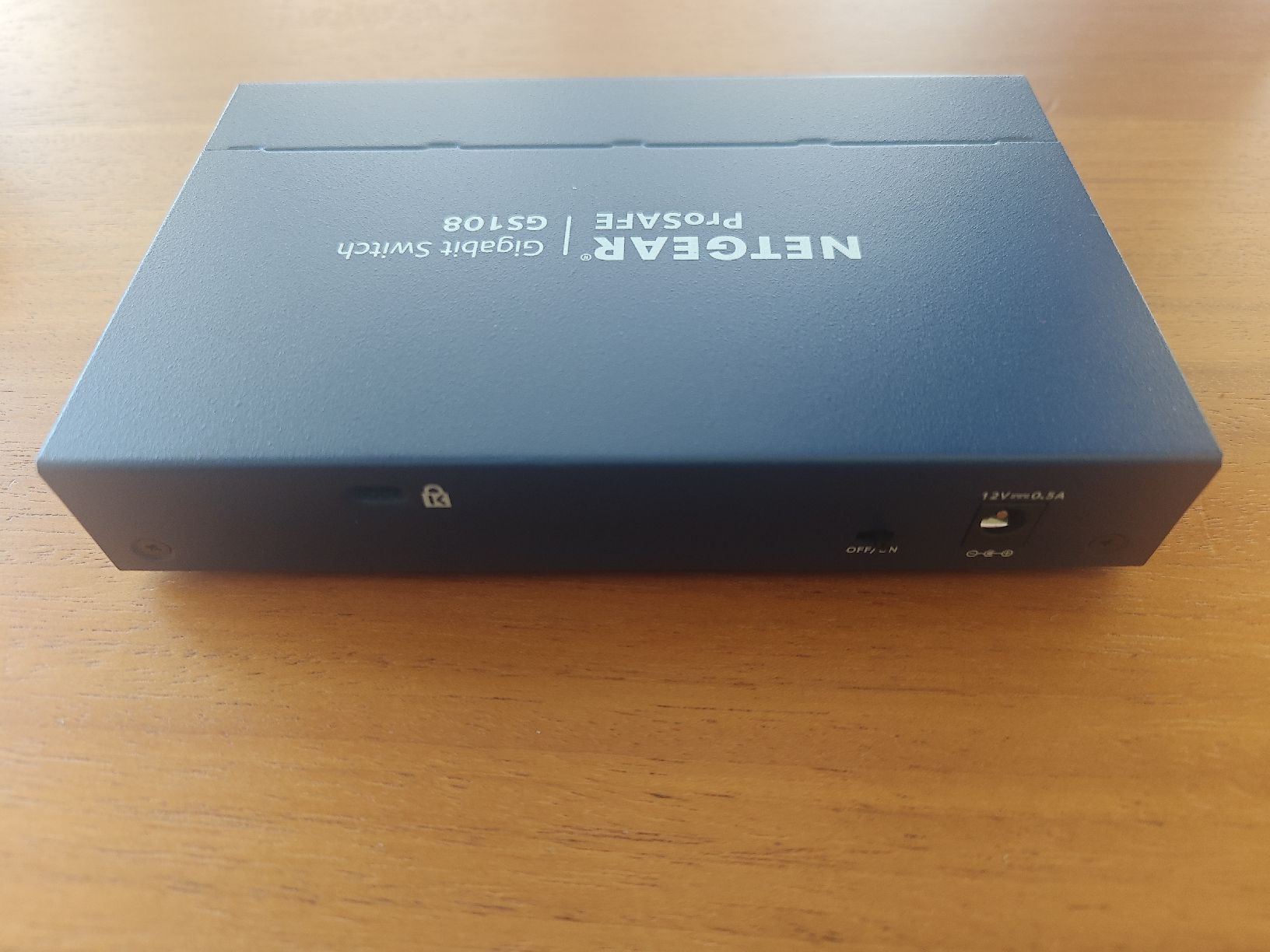 Netgear Hub & Switch: Netgear ProSafe GS108 Gigabit Switch – Usato da Menzingen venduto da tschey-tschey 2