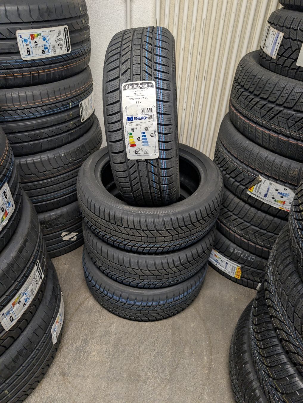 Continental Pneus & Roues: Winterreifen  – Neuf avec emballage d'origine à Dürrenäsch par Pneu-Idris